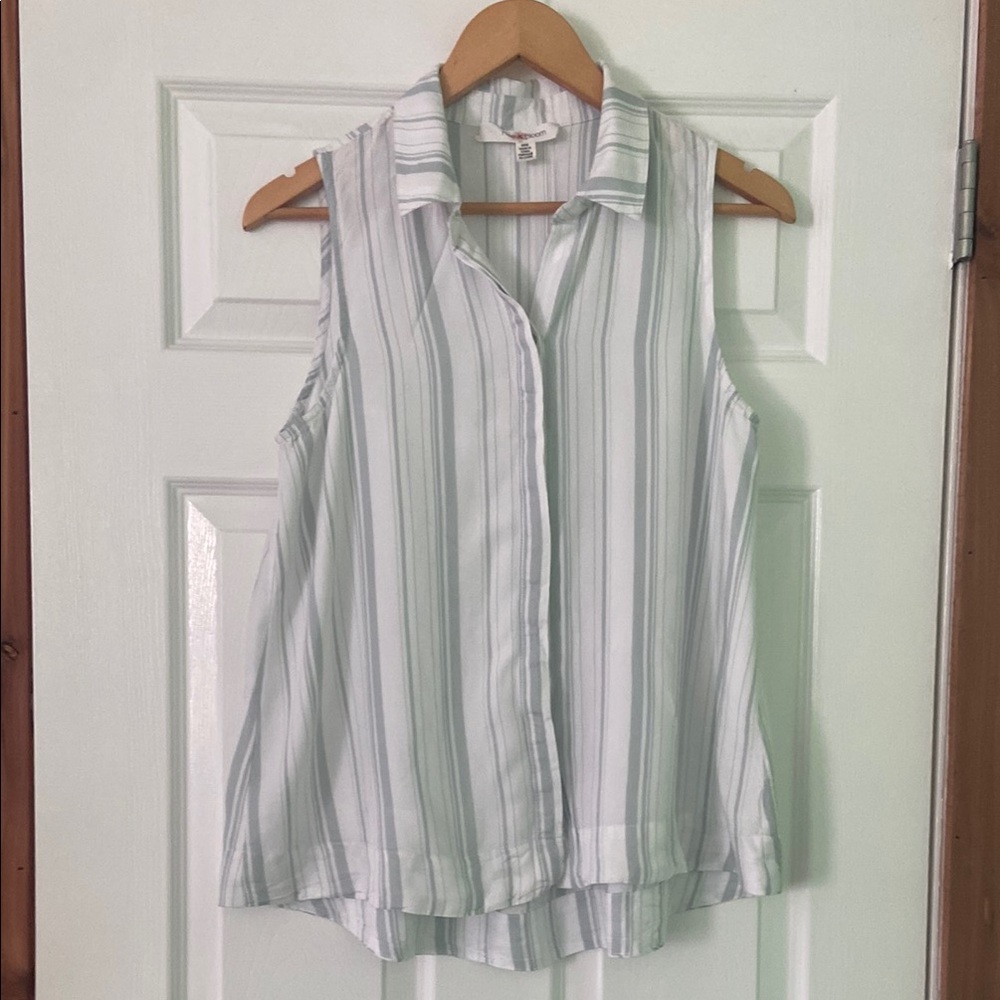 Striped Sleeveless Blouse - White and Gray Size M